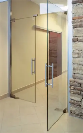 Маятниковая стеклянная дверь МД-4