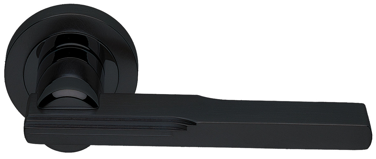Ручка дверная VERONICA R2 NERO-ST на круглой розетке,на круглой розетке цвет черный soft touch